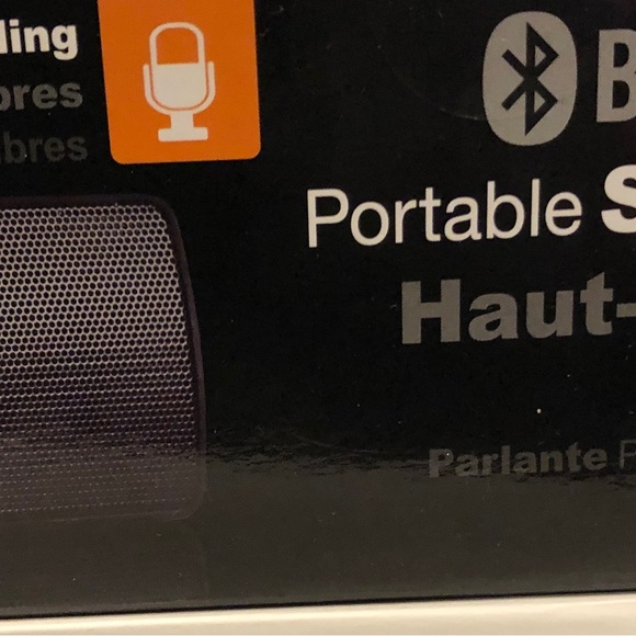 Bluetooth Speaker with SD card slot - Picture 3 of 4